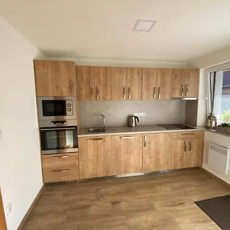 Rodinny Kohoutek 3* Hovorany