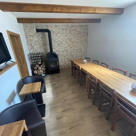 Rodinny Kohoutek 3* Hovorany